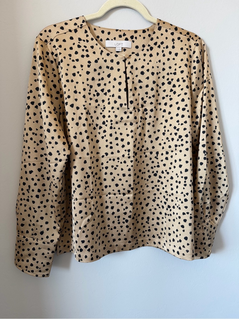 LOFT Women’s Beige and Black Spotted Long-Sleeve Top